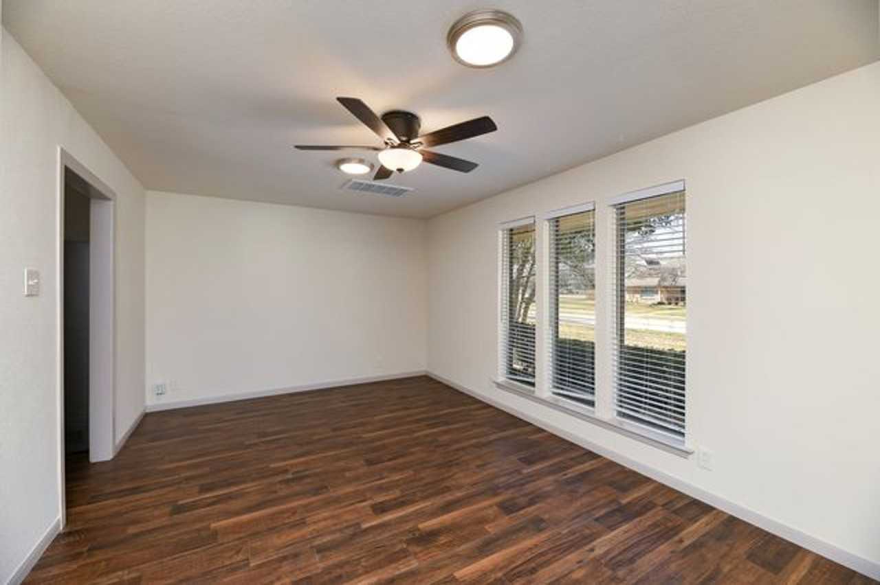 623 Kirby Ln - Photo 4 of 25