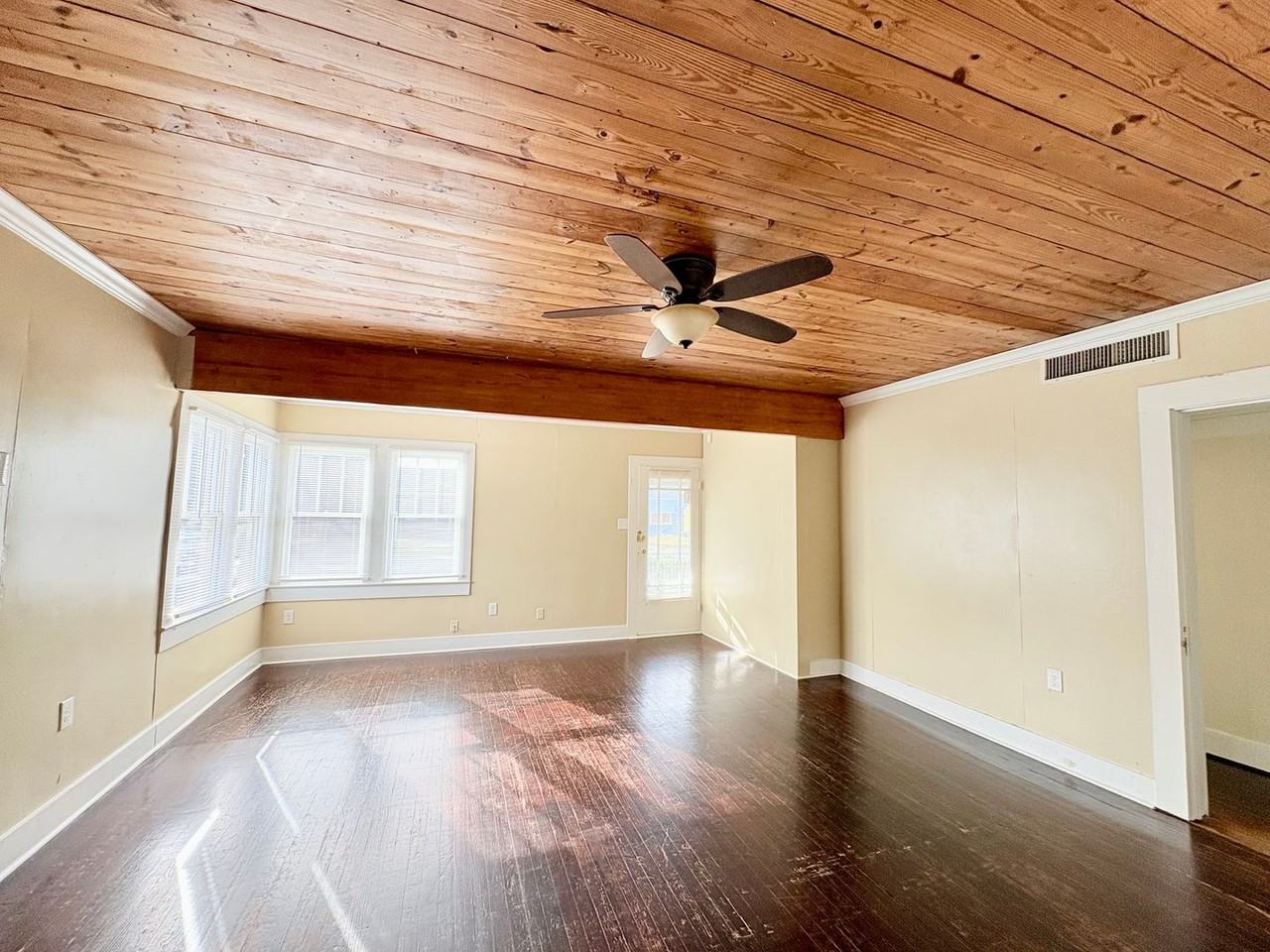 1110 W Congress St - Photo 5 of 18