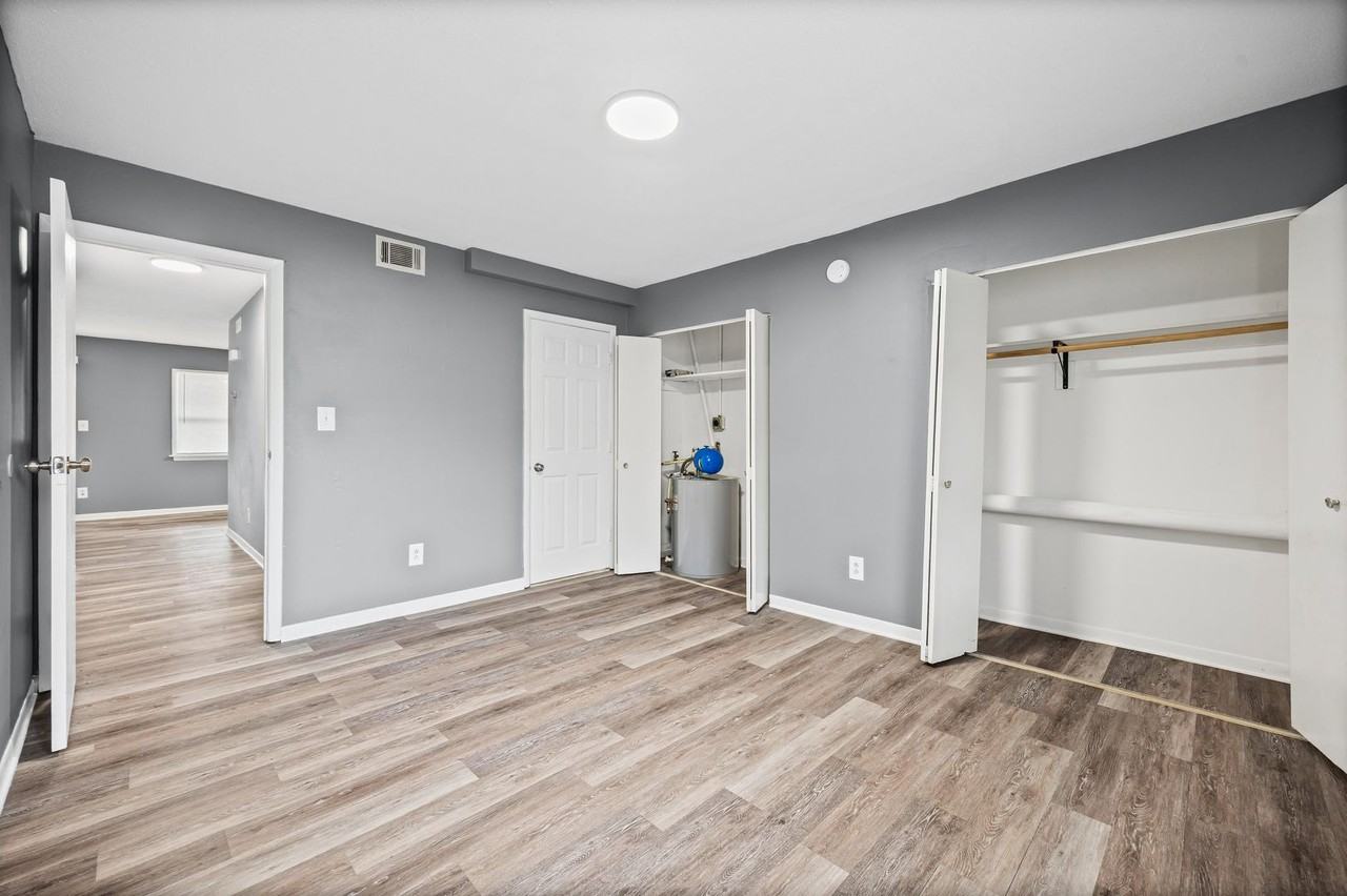 9119 Spyglass Pl #D - Photo 5 of 25