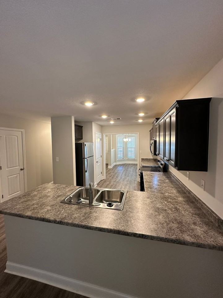 7843 Ferndale Dr - Photo 7 of 20