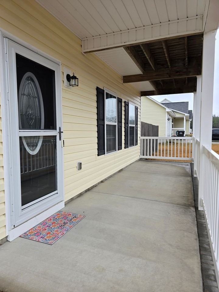 126 Carolina Oaks Cir - Photo 2 of 27