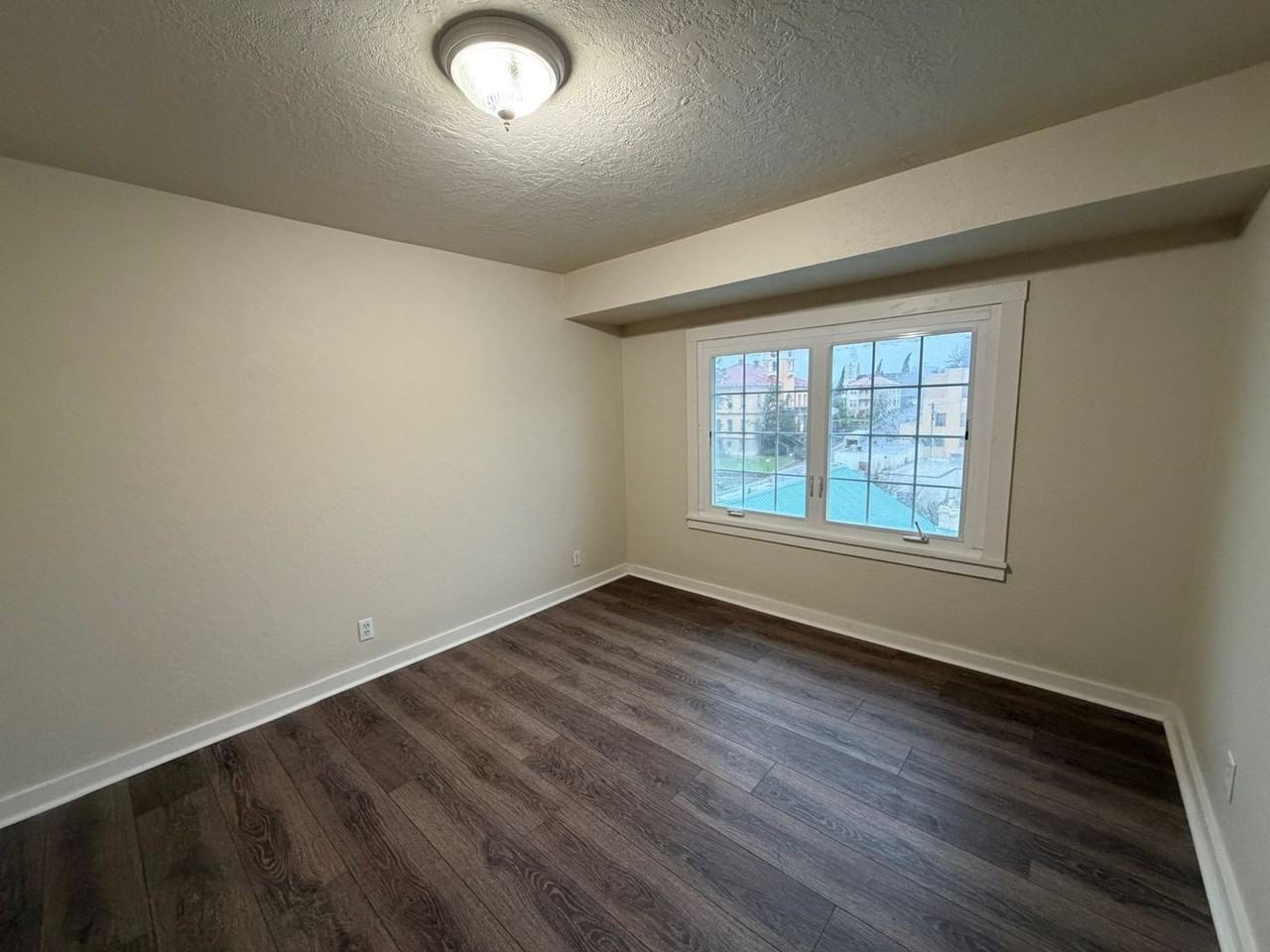 64 N Stewart Street - Photo 3 of 18