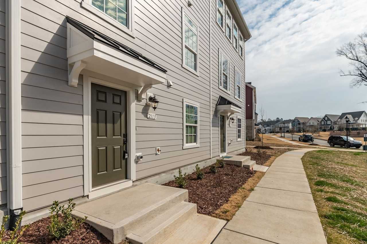 2113 Pitchfork Ln - Photo 2 of 31