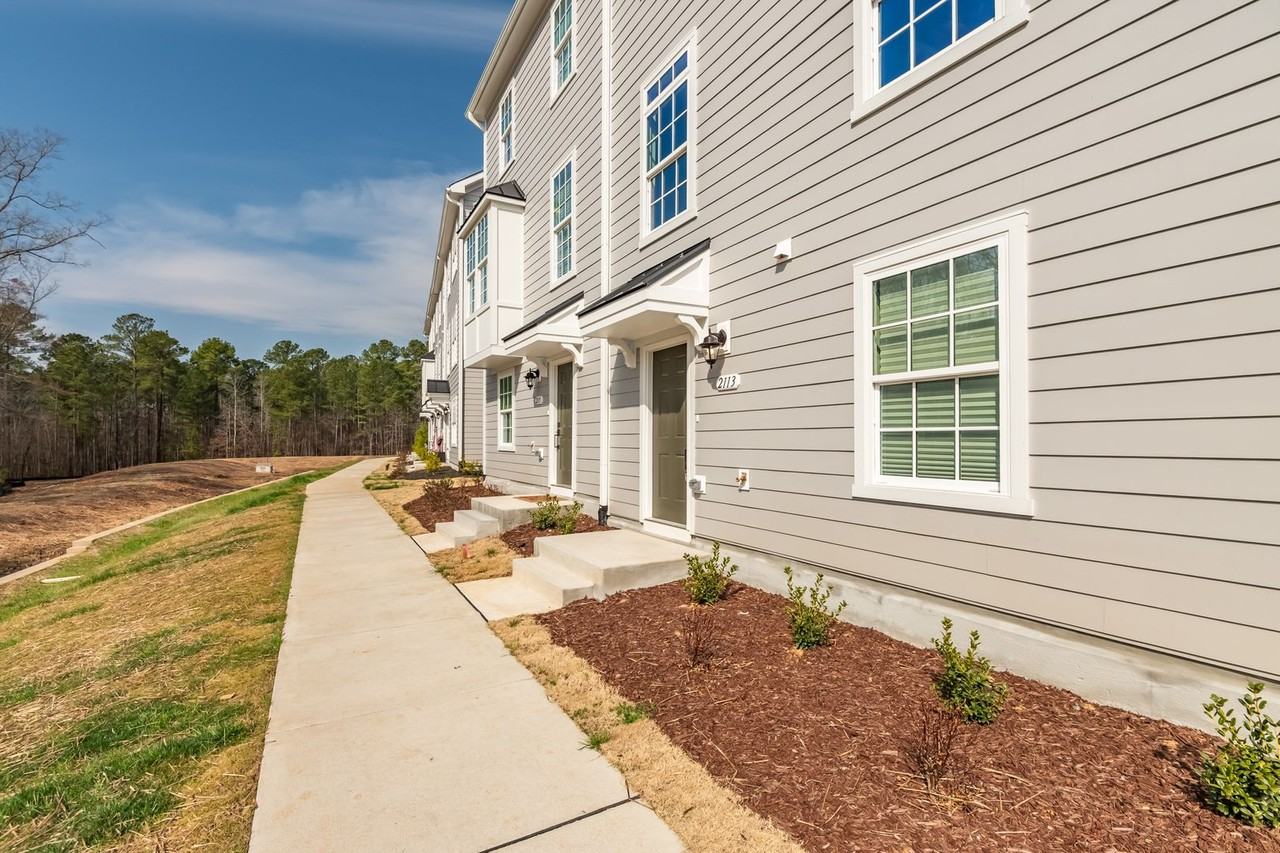 2113 Pitchfork Ln - Photo 3 of 31