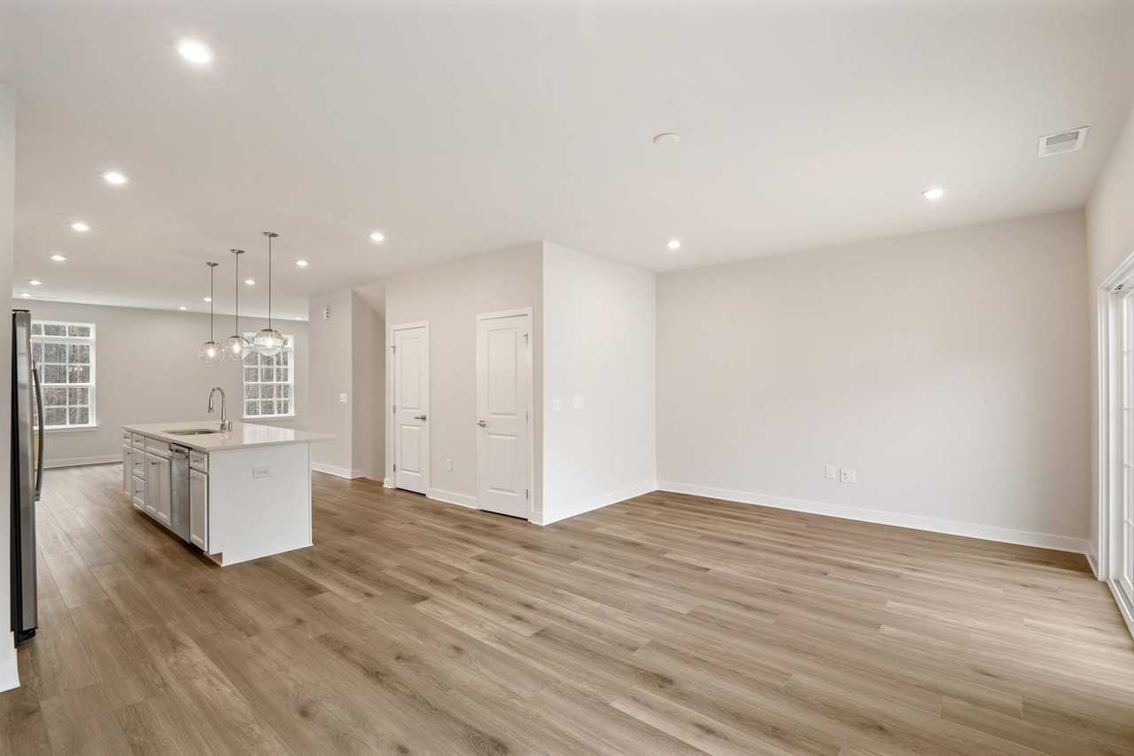 2113 Pitchfork Ln - Photo 7 of 31