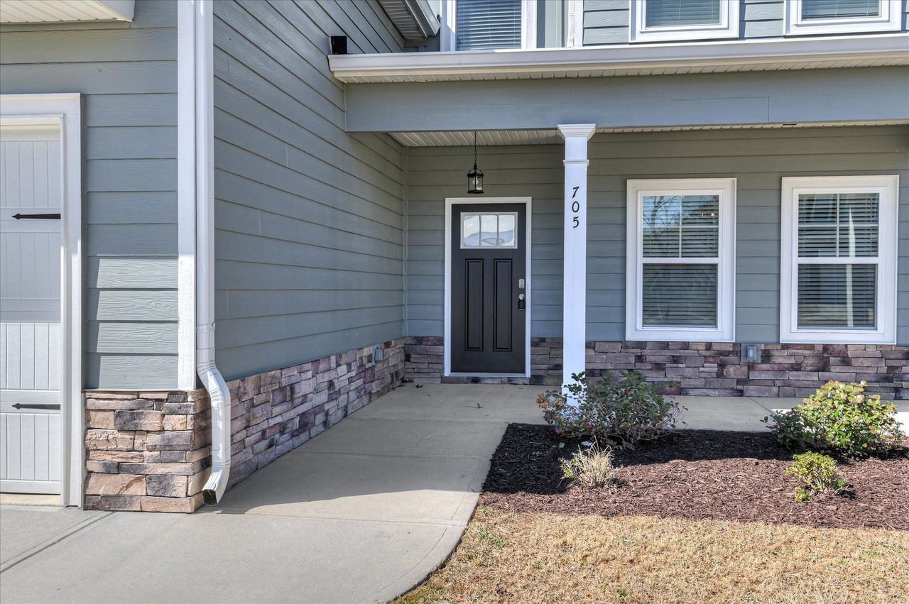 705 Navan Ln - Photo 4 of 50