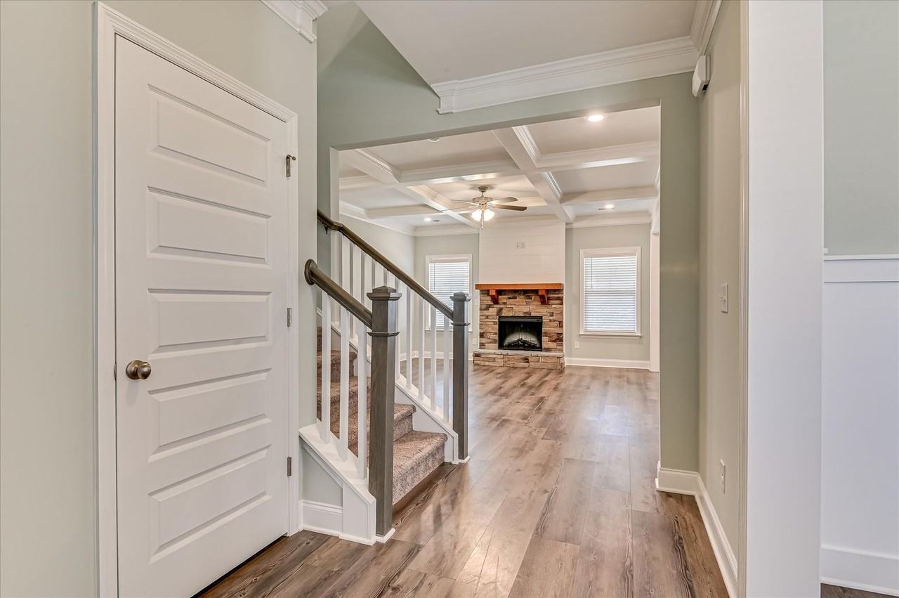 705 Navan Ln - Photo 6 of 50