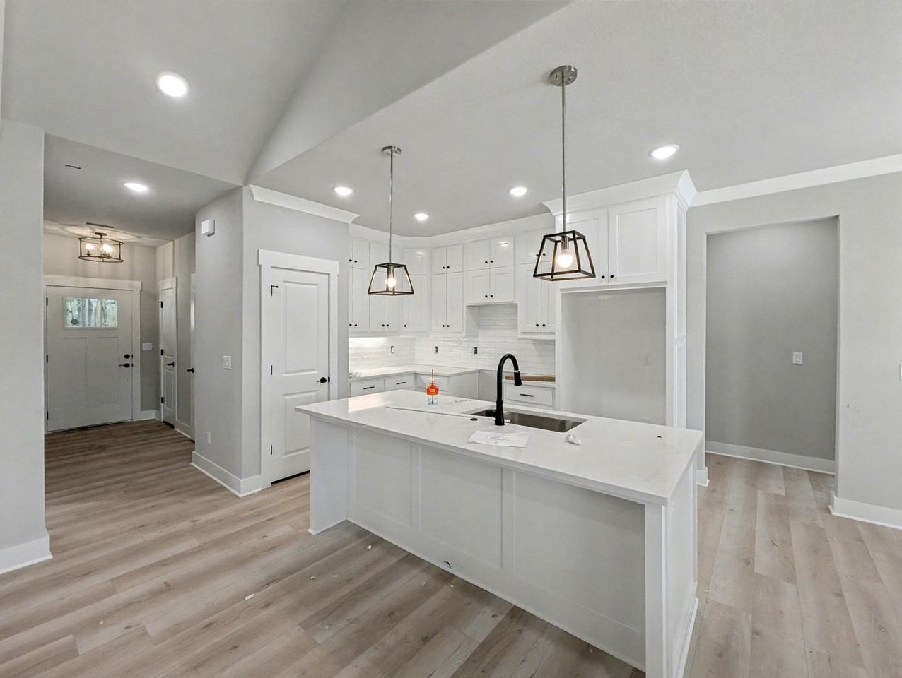 52 Claxton Dr - Photo 3 of 21