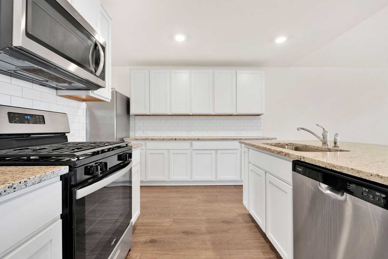 193 Ringed Plover - Photo 5 of 28