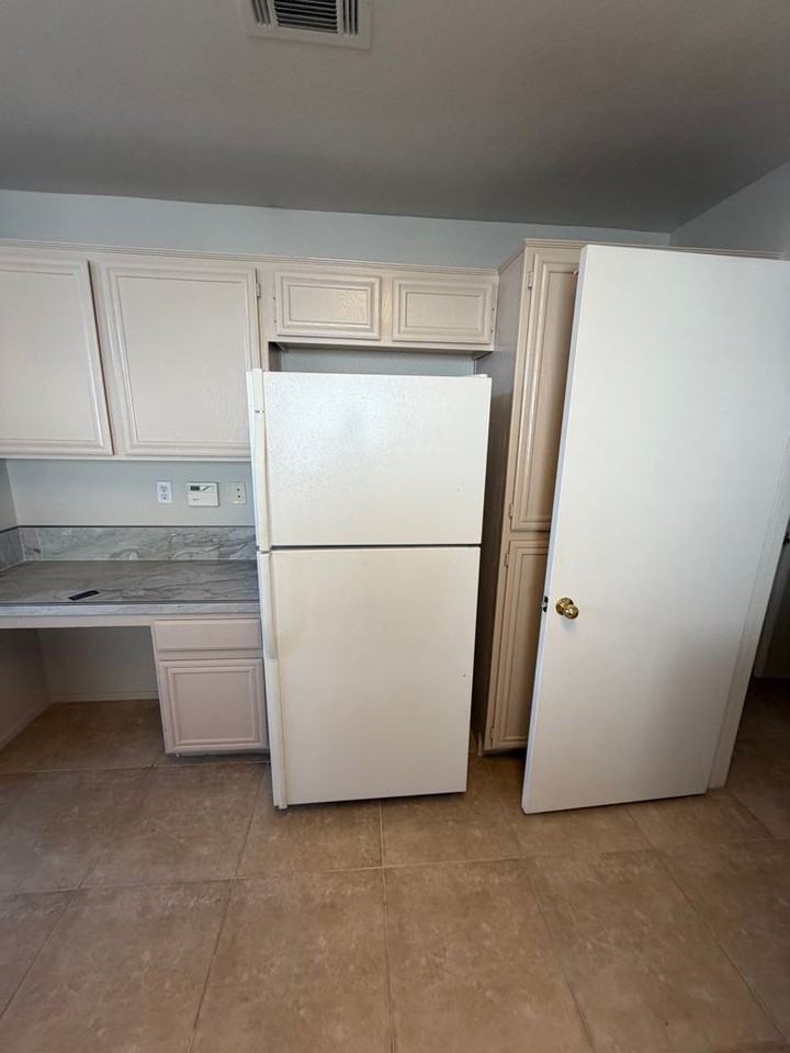 1020 Allure Dr - Photo 4 of 29