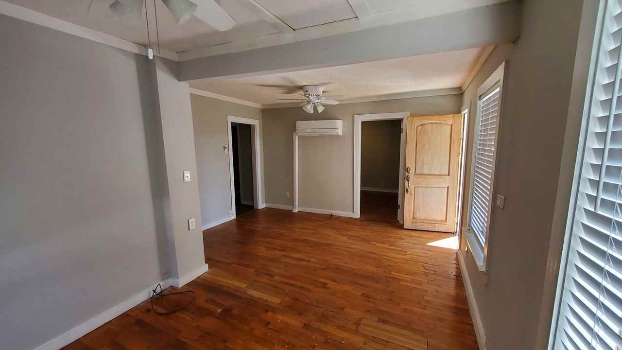 104 W 76th St - Photo 2 of 9