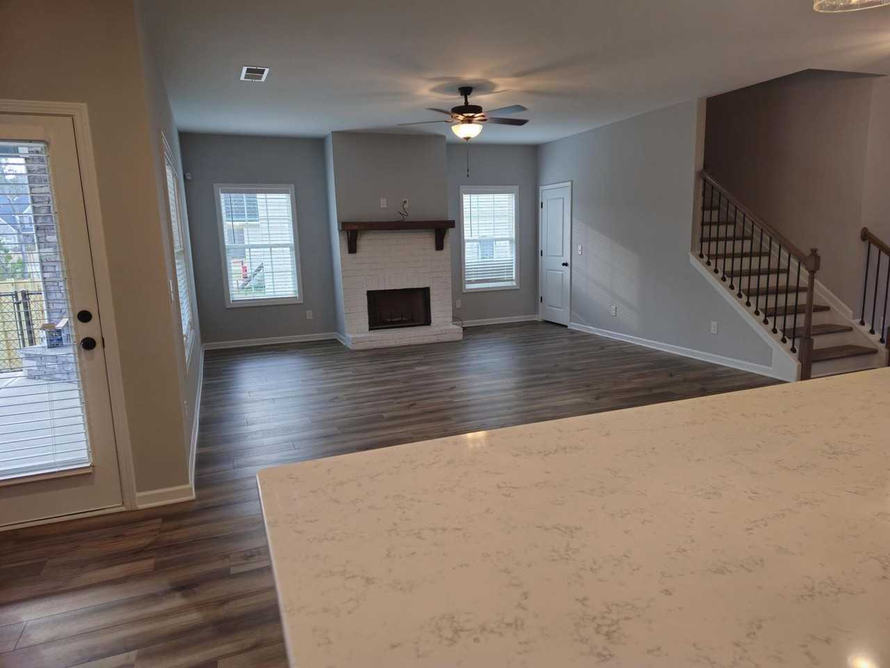 807 Kilworth Cir - Photo 3 of 7