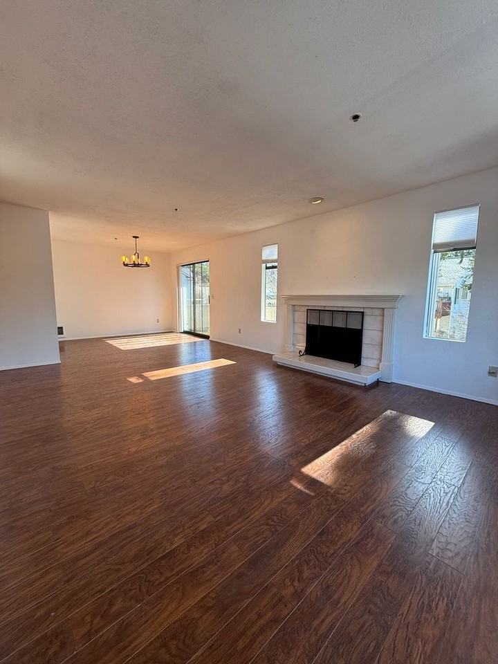 18620 52nd Ave W - Photo 6 of 22