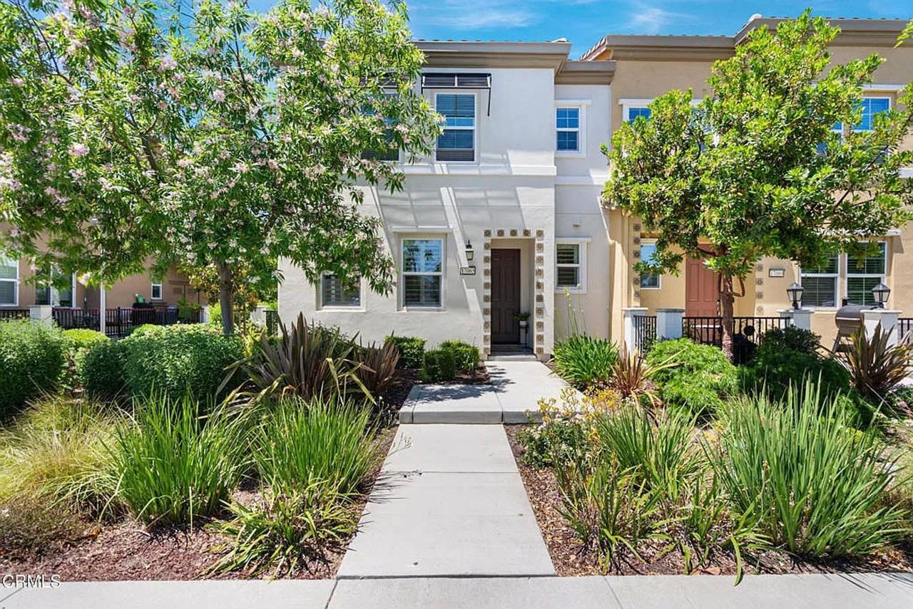 17065 Laurel Rd - Photo 2 of 24