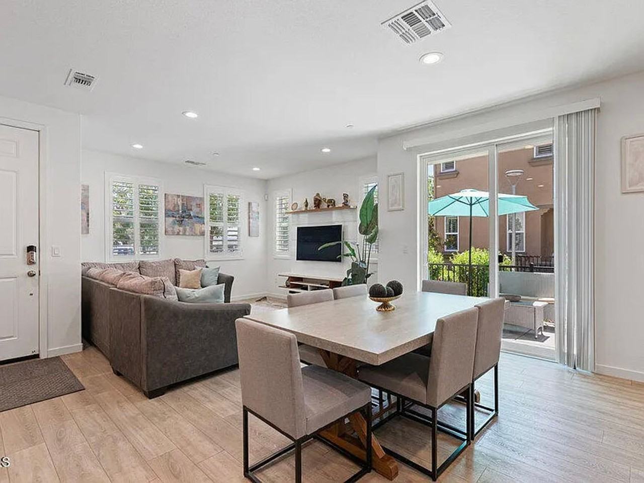 17065 Laurel Rd - Photo 3 of 24