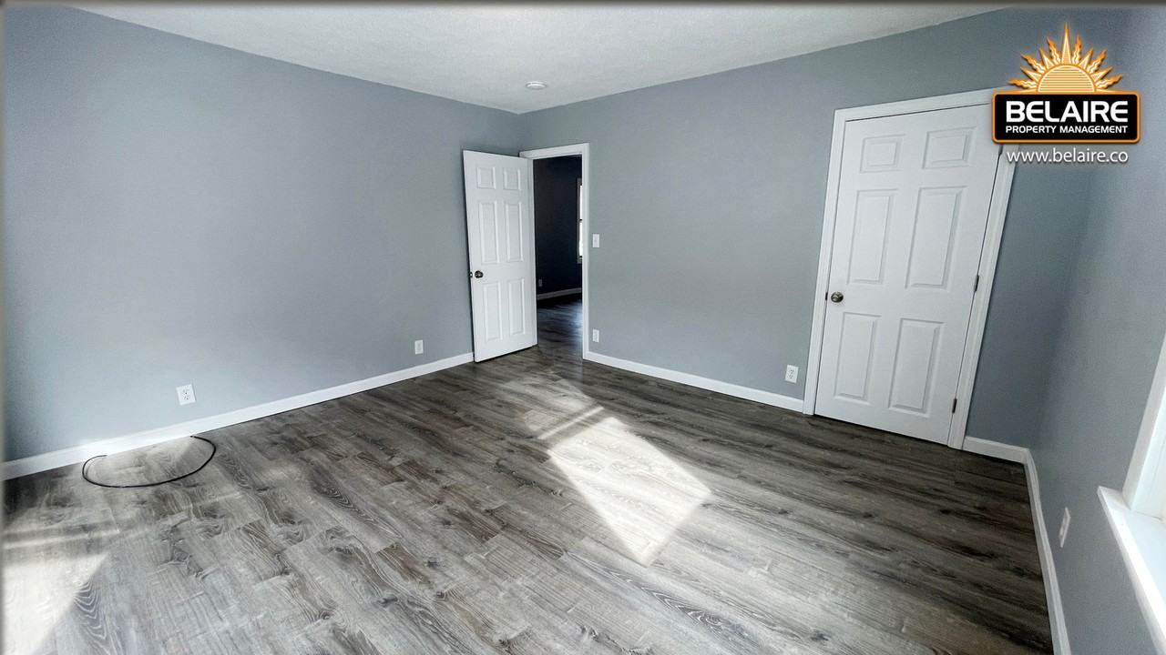 25 Pleasant St - Photo 5 of 26