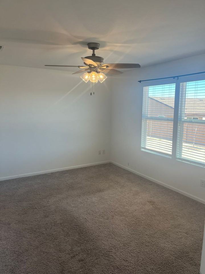 1243 S Lenora Loop - Photo 7 of 31