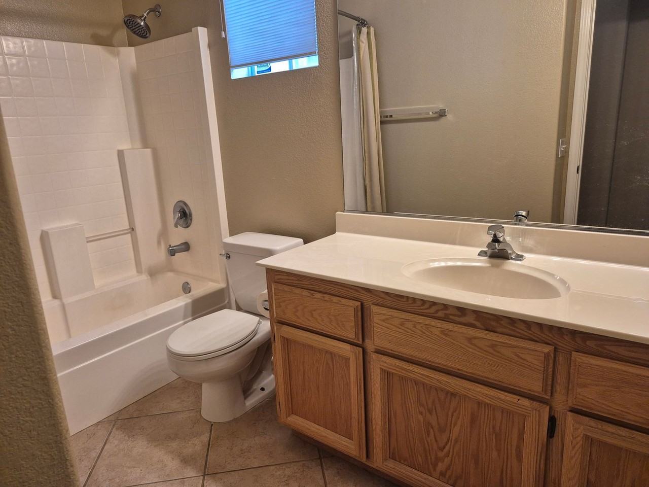 130 Jarvis Cir - Photo 7 of 21