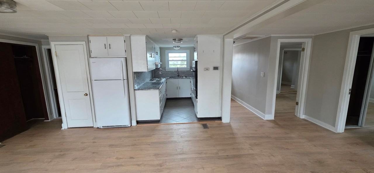 272 Chestnut St - Photo 4 of 12