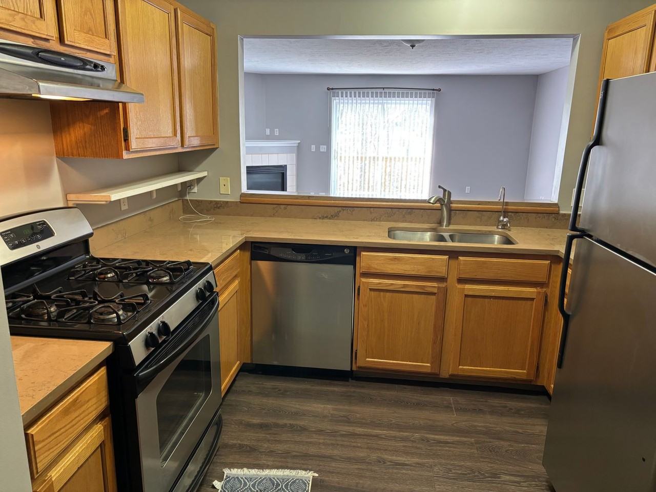 3296 Park Ridge Ln Ne - Photo 3 of 20