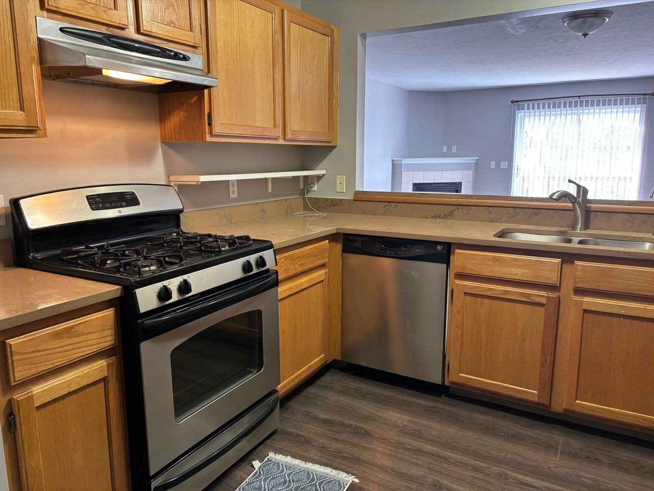 3296 Park Ridge Ln Ne - Photo 4 of 20