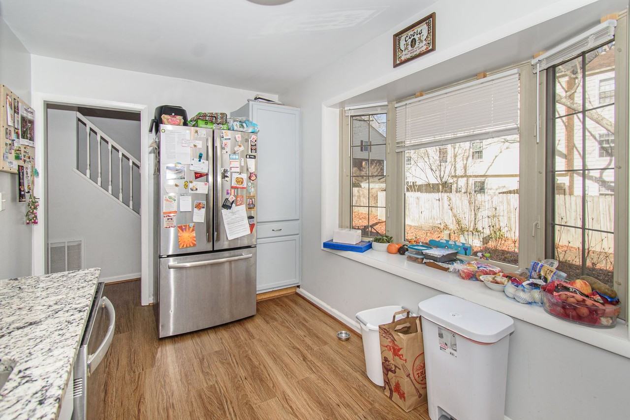 222 Huntington Ln - Photo 7 of 44