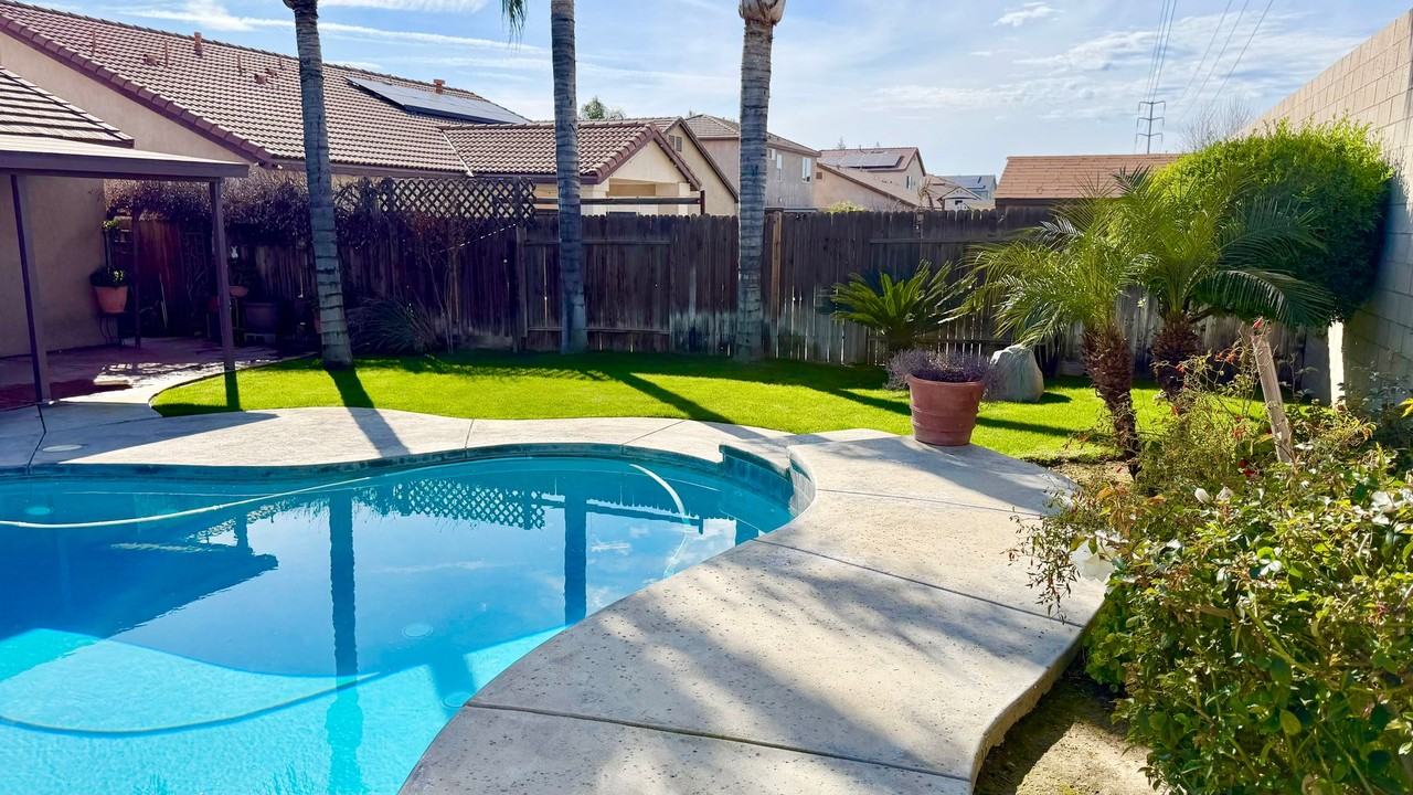 10704 Vista Bonita Dr - Photo 2 of 15