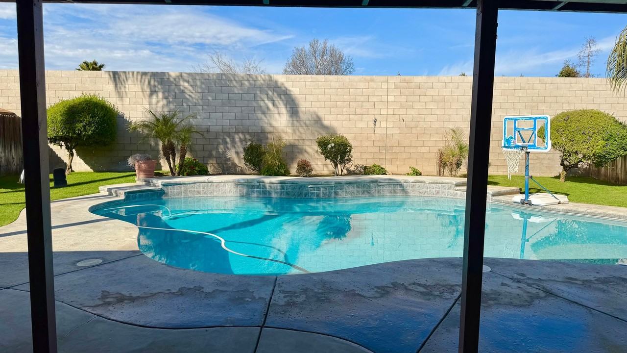 10704 Vista Bonita Dr - Photo 3 of 15