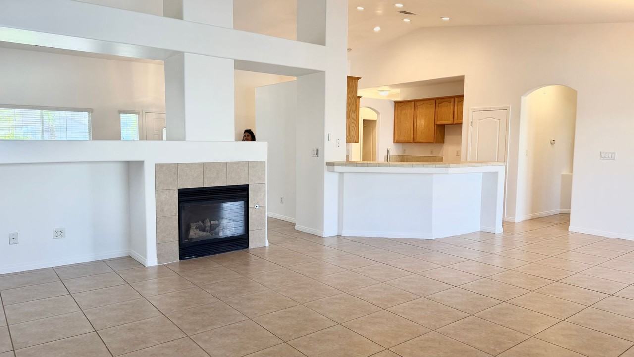 10704 Vista Bonita Dr - Photo 4 of 15