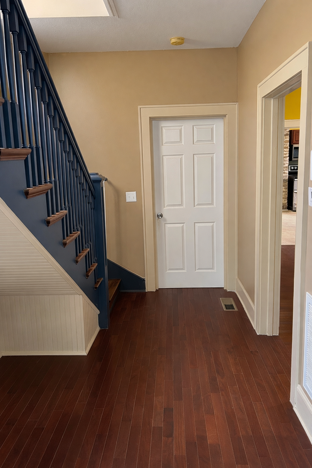 2621 Barton St - Photo 3 of 34