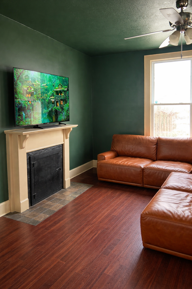 2621 Barton St - Photo 5 of 34