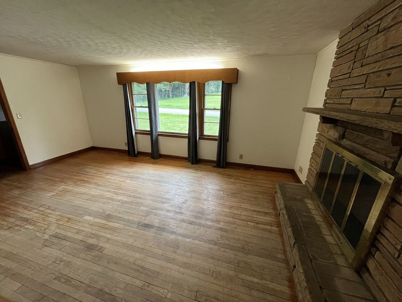 1006 Hodges Gap Rd - Photo 4 of 19