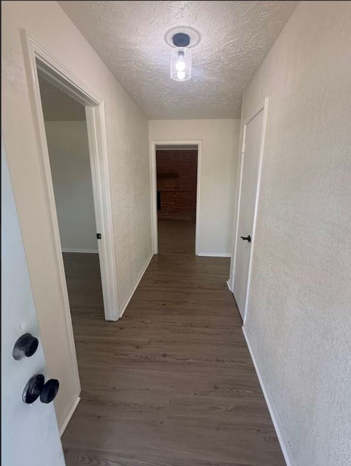 221 Ne 61st St - Photo 6 of 29