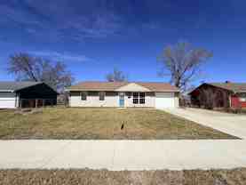 620 High School Dr - Photo 1 of 1