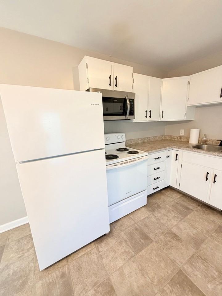 620 High School Dr - Photo 7 of 16