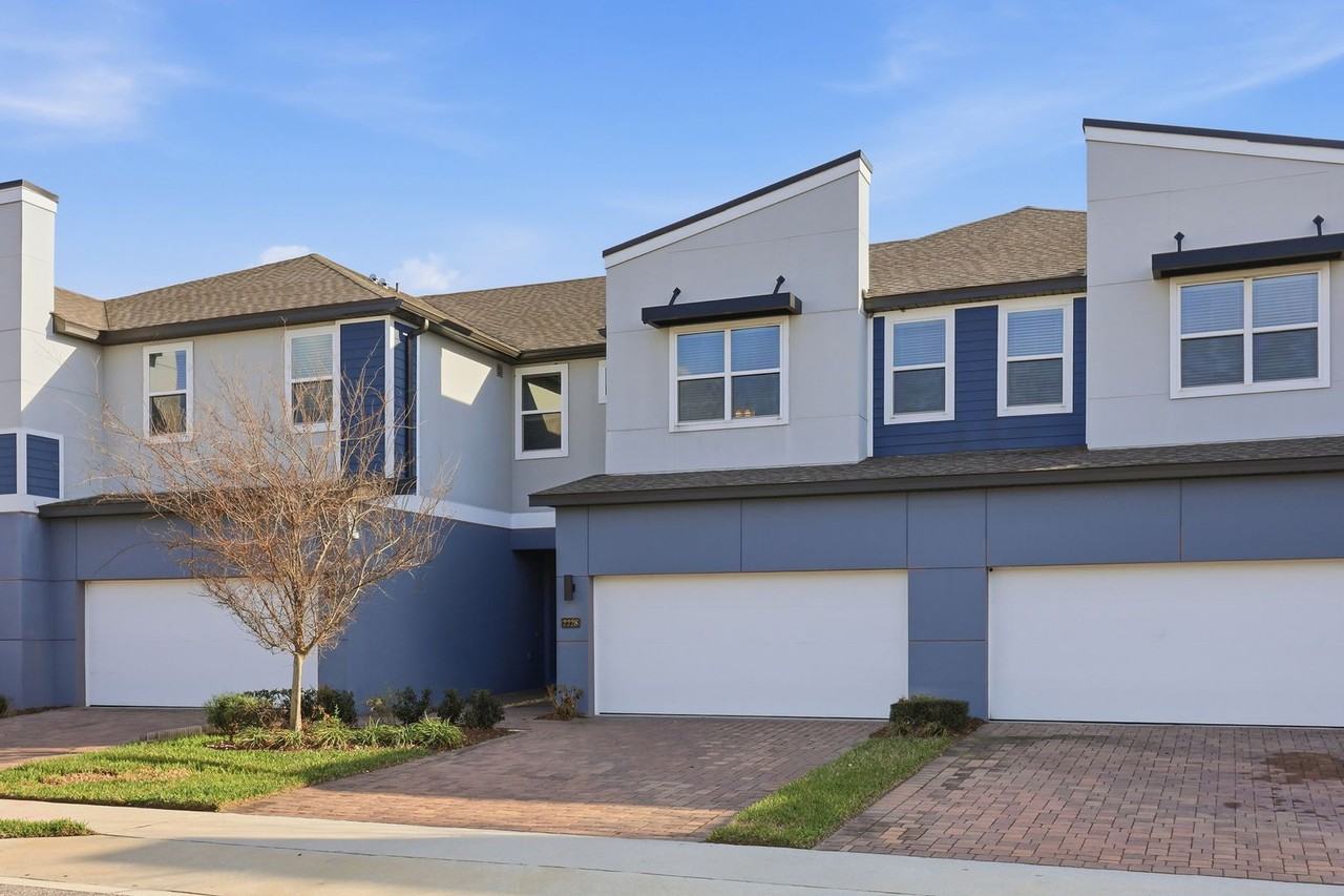 2228 Shadowland Loop - Photo 2 of 30