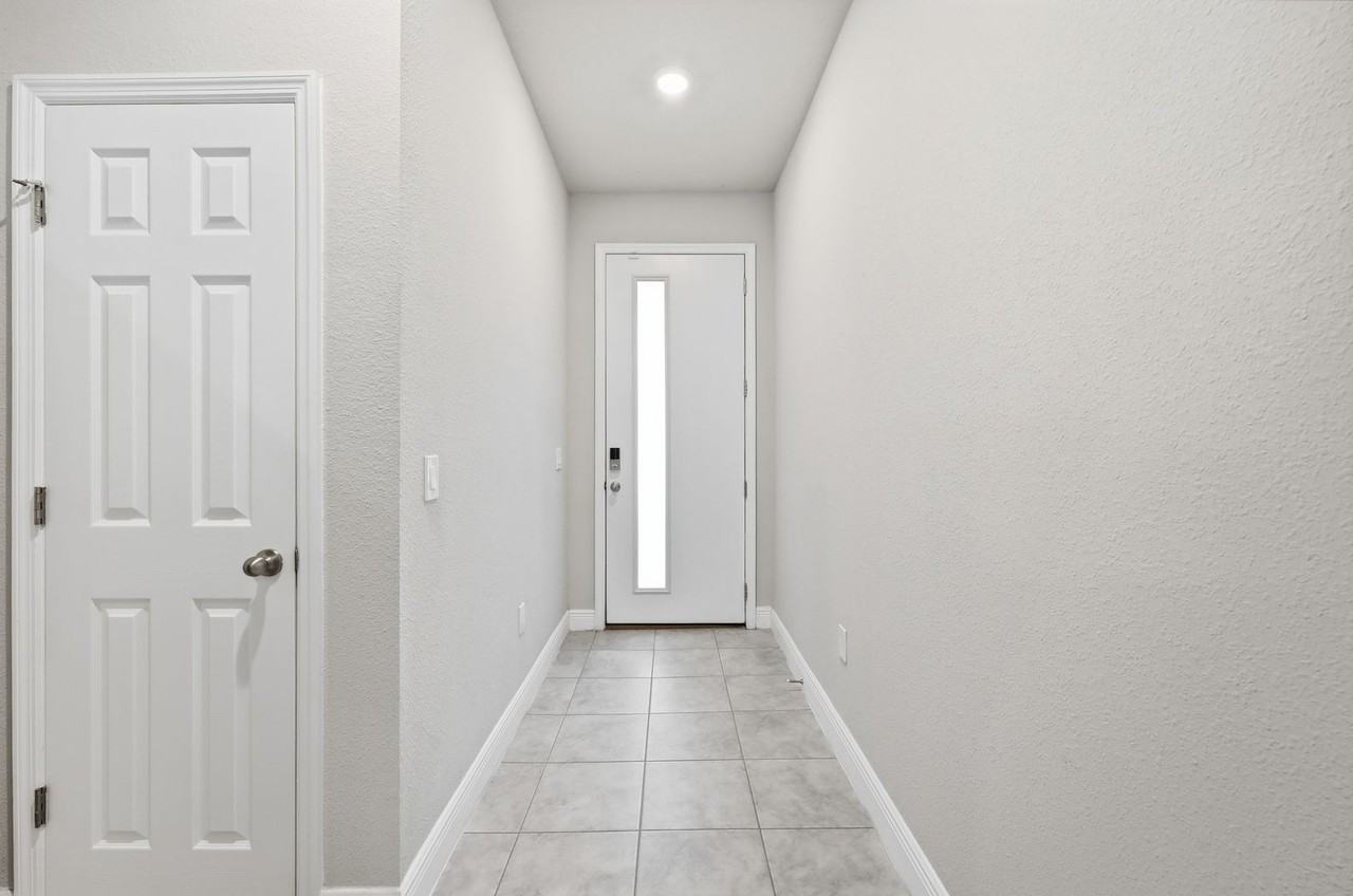 2228 Shadowland Loop - Photo 5 of 30