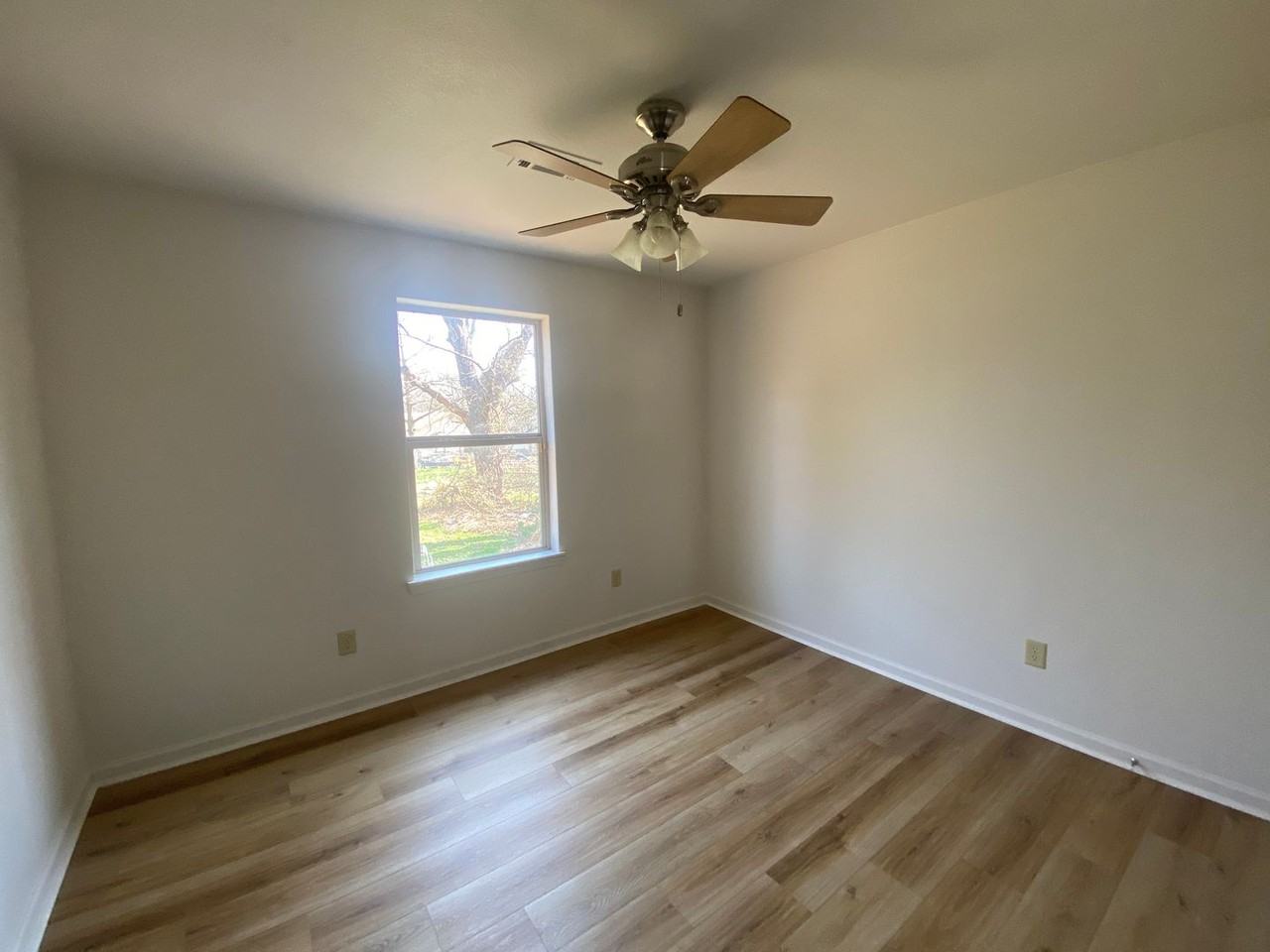 1100 Turner St - Photo 2 of 16