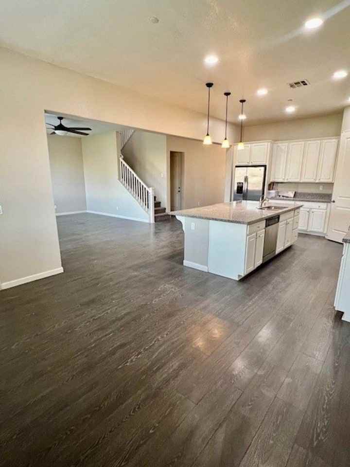 15510 Carparzo Dr - Photo 7 of 39