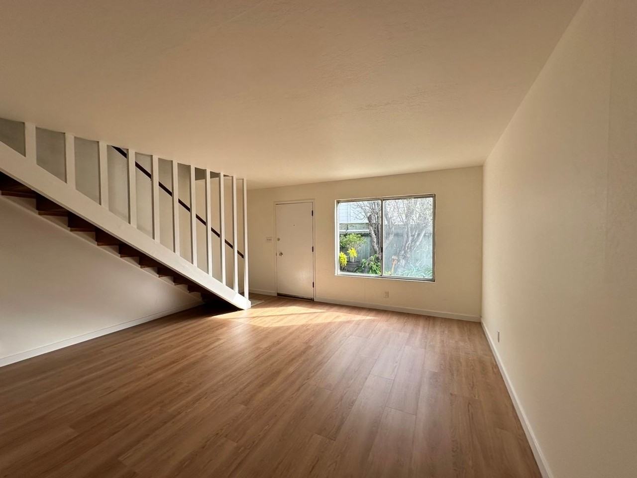 2405 7th St - Photo 2 of 7