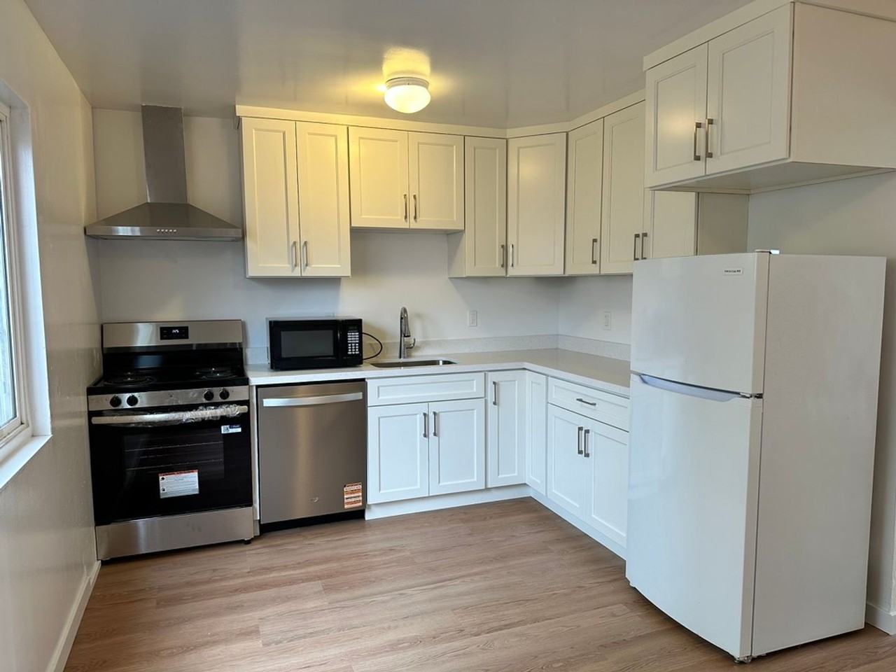 2405 7th St - Photo 4 of 7