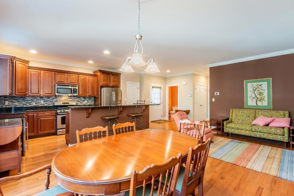 3440 Green St - Photo 6 of 23