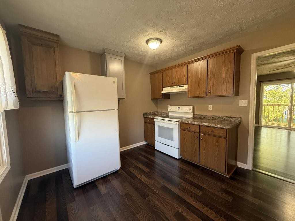 1402 N Miles St - Photo 4 of 17