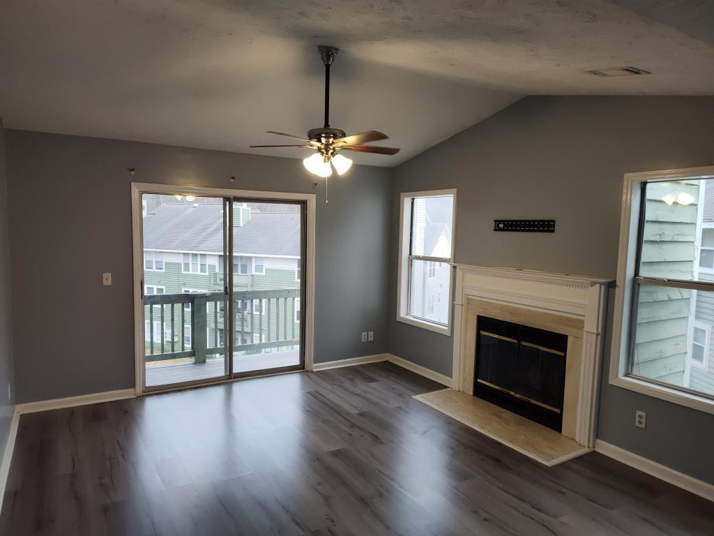 6724 Willowbrook Dr Apt 12 - Photo 3 of 12