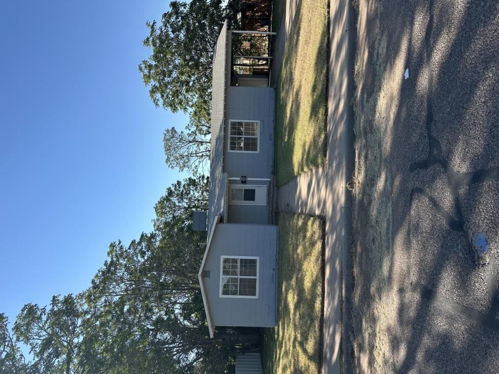 422 E 46th St - Photo 2 of 13