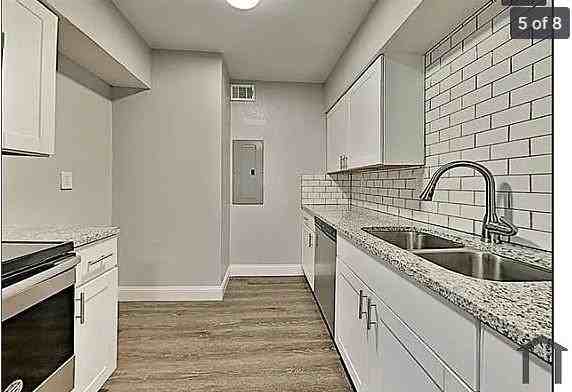 4832 Locke Ave - Photo 3 of 8