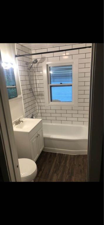 308 6th Ave Se - Photo 4 of 5