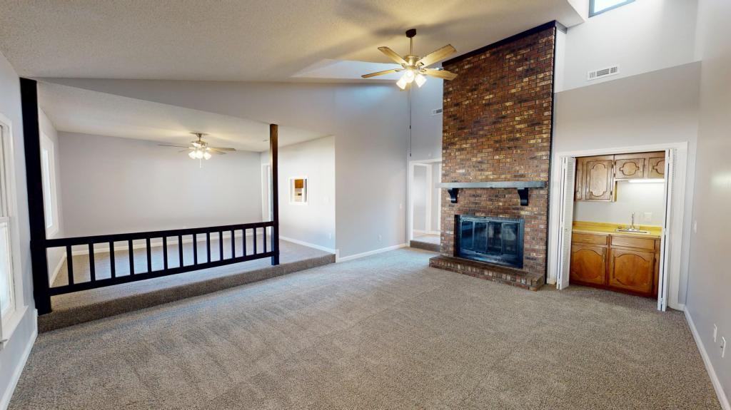 112 Oakland Dr - Photo 5 of 22