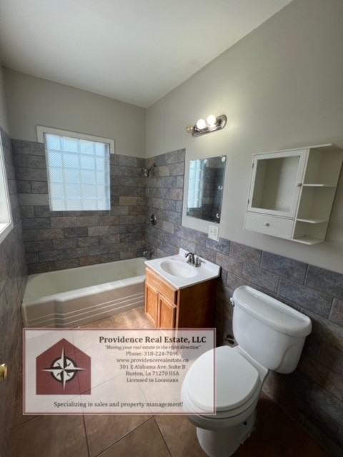 403 Everett St - Photo 3 of 5