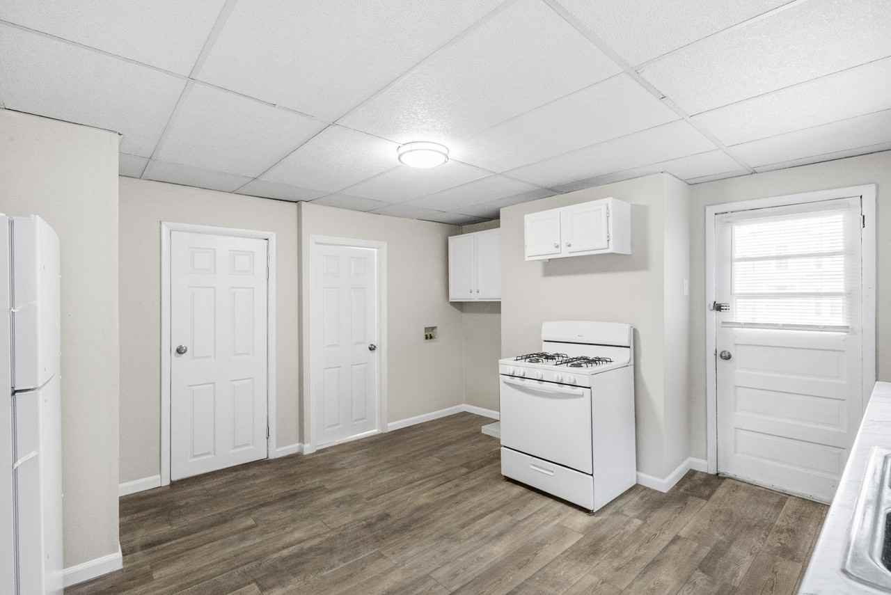 1534 5th Ave #1 - Photo 4 of 35